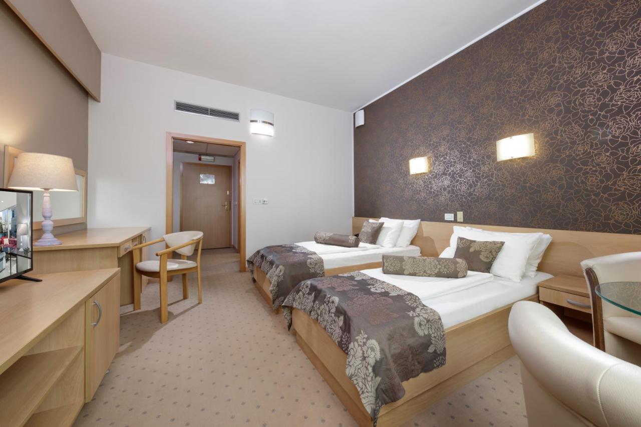 Hotel Zovko Zagreb Сесвете Экстерьер фото