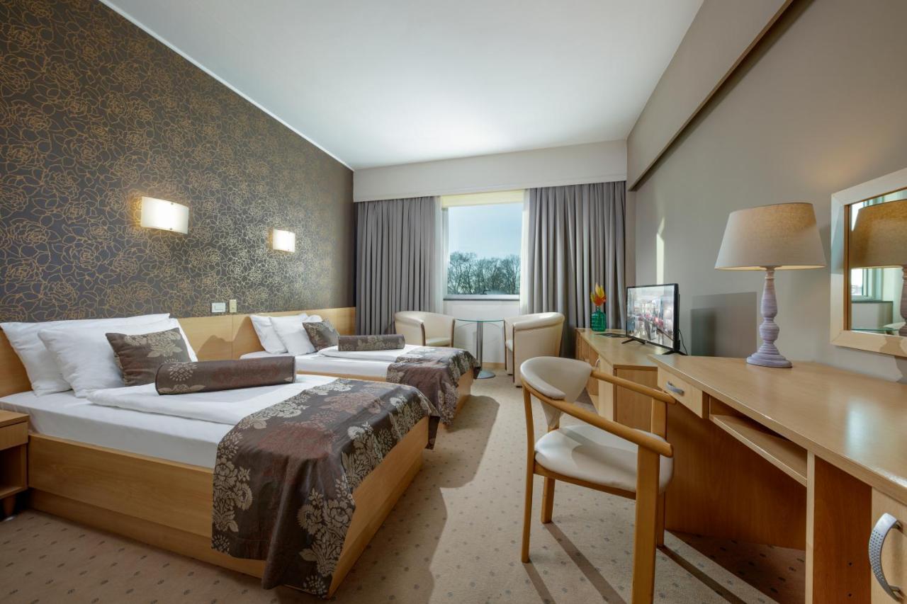 Hotel Zovko Zagreb Сесвете Экстерьер фото
