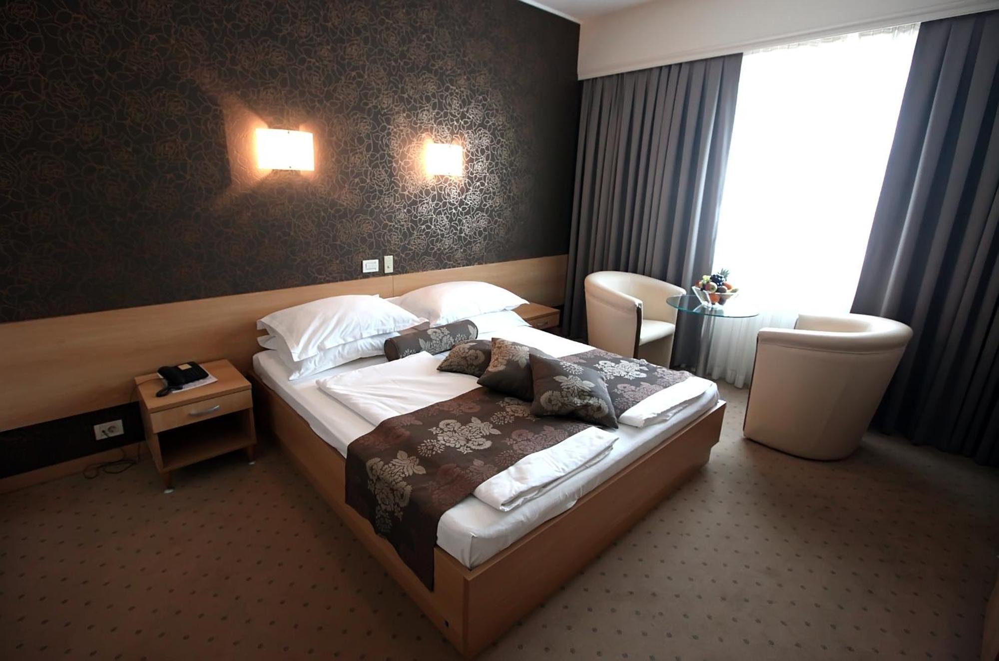 Hotel Zovko Zagreb Сесвете Экстерьер фото