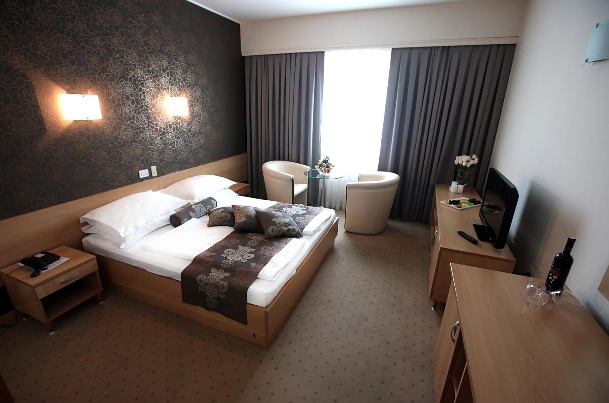 Hotel Zovko Zagreb Сесвете Экстерьер фото