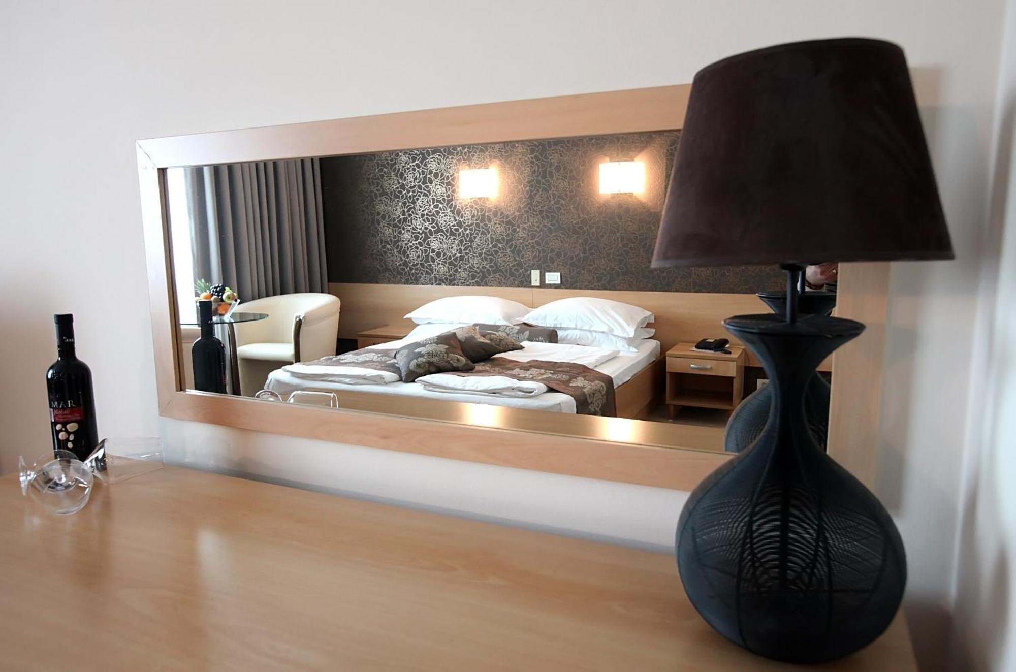 Hotel Zovko Zagreb Сесвете Экстерьер фото