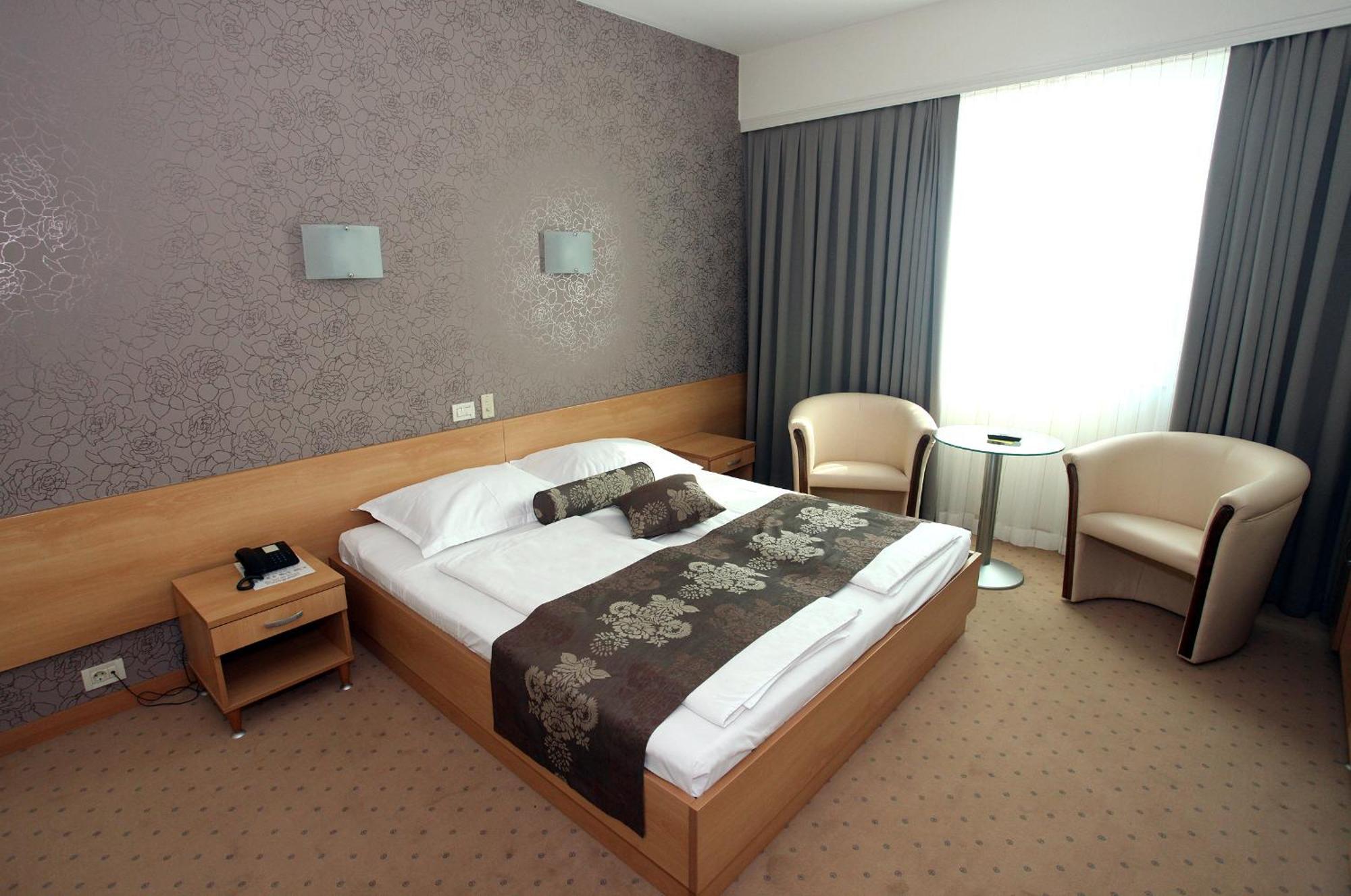 Hotel Zovko Zagreb Сесвете Экстерьер фото