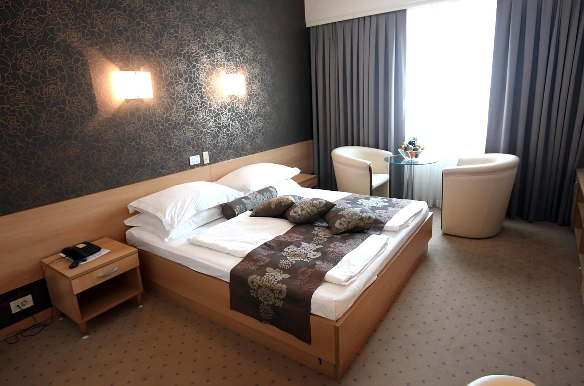 Hotel Zovko Zagreb Сесвете Экстерьер фото