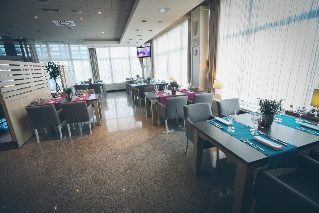 Hotel Zovko Zagreb Сесвете Экстерьер фото