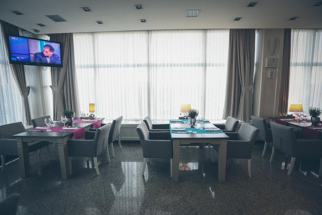 Hotel Zovko Zagreb Сесвете Экстерьер фото